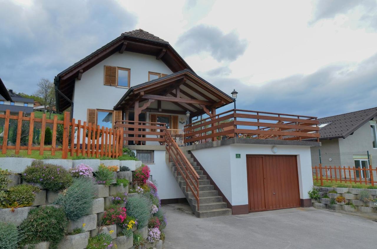 Flower House Подчетртек Екстер'єр фото